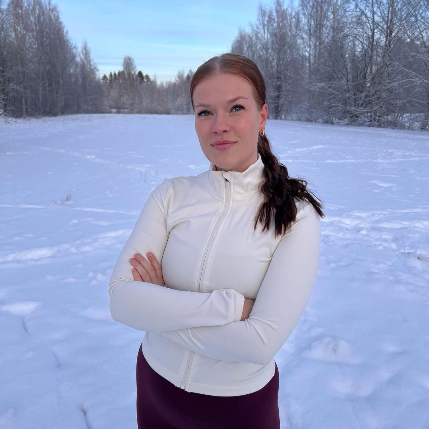 Jutta Laurisen muotokuva talvimaisemassa